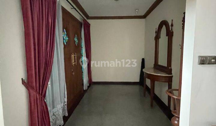 Jual Rumah 2 lantai,  hook di kemang Pratama  Regency.  2