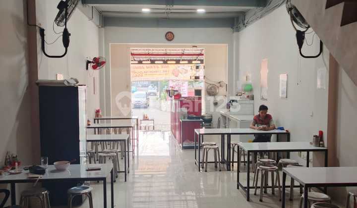 For Rent: Strategic and Ready-to-Use Shop in Grandgalaxy, South Bekasi. 1