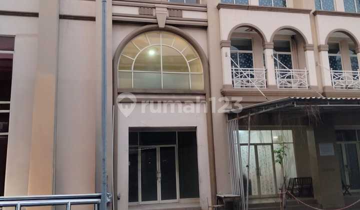 Commercial Shop for Rent. in Grandgalaxy. Bekasi. 2