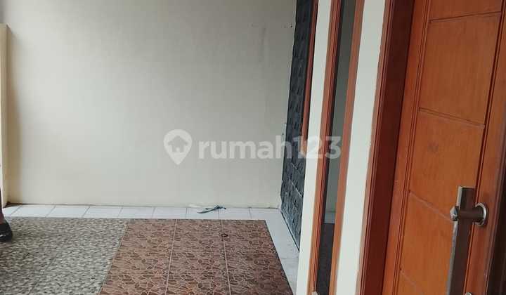 Disewakan Rumah 2 Lantai. Rapih.bersih dan Nyaman. di Pesona Anggrek Bekasi Utama. 2