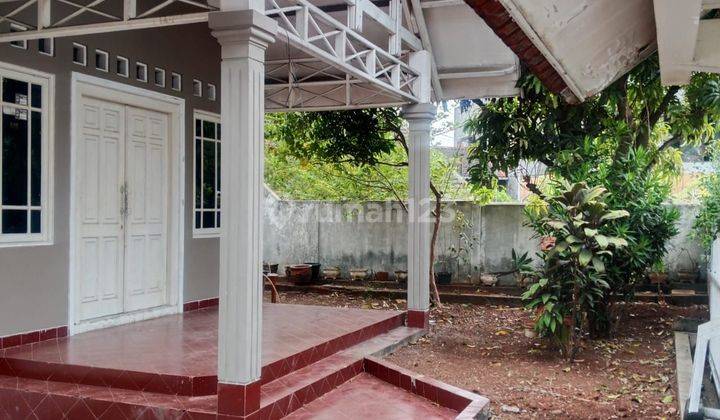 Di Sewakan  Dan Di Jual  Rumah Besar , 2 Lantai,  Di Jakasampurna.  1