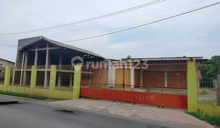 Warehouse for rent cheap in Setu, Bekasi Regency.