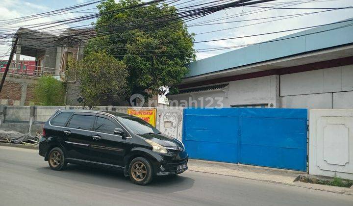 Gudang Di Pinggir jalan Raya Karang Satria.  Bekasi 1