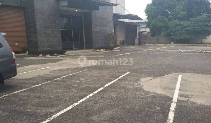 Gudang Besar Dipinggir Jalan Raya Kota Bekasi Selatan  1