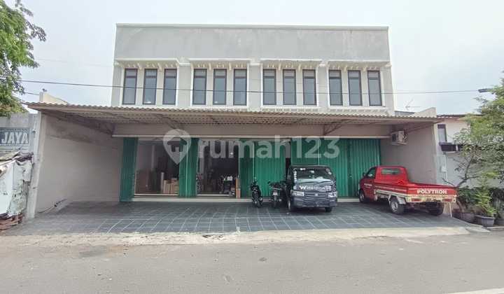 For Rent 2 Attached Shop Houses New Building Fresh in East Bekasi