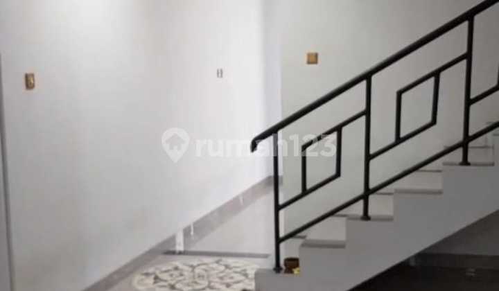 Di Jual Rumah Asri dan Mewah di Duren Sawit. Jakarta Timur. 2