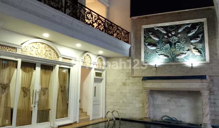 Di Jual Rrumah Mewah di Durensawit. Jakartatimur.
