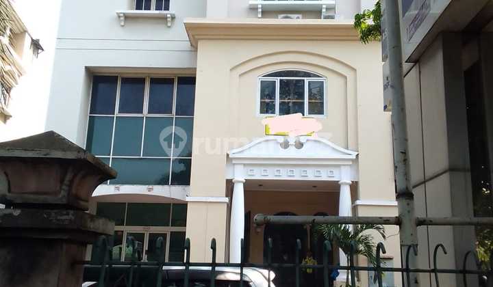 For Rent: Shop House in Super Commercial Area, Pondok Indah 2