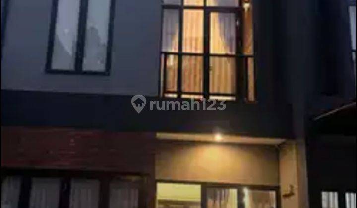 Di Sewakan Rumah Baru Di The Tamarind Beji Depok 2