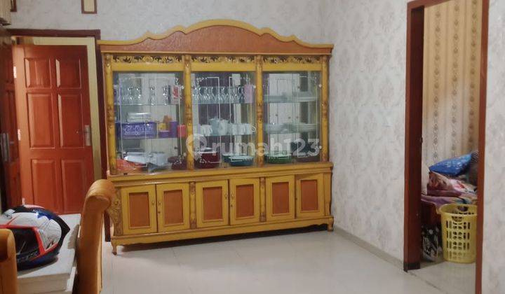 Dijual rumah + kontrakan 15pintu 10