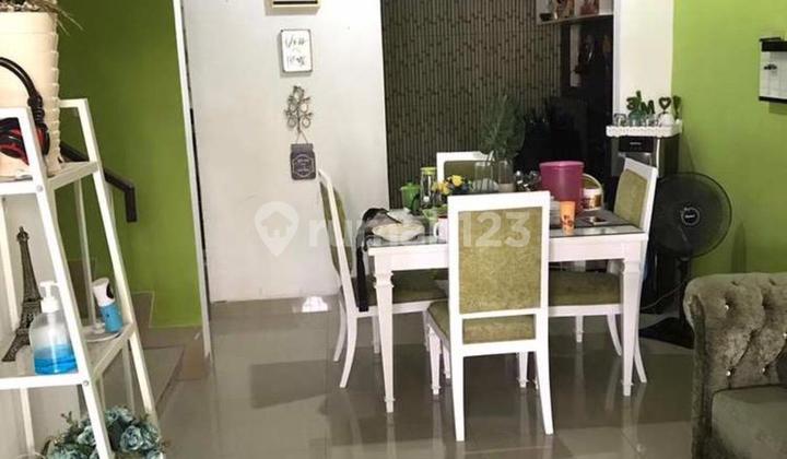 Dijual cepat Rumah 3 Lantai di Jl Aria putra  11