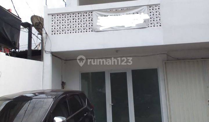 Disewakan ruko 2 lantai di kawasan elit Gandaria  1