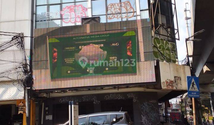 Disewakan ruko 5 lantai  di area komersial blok M 1