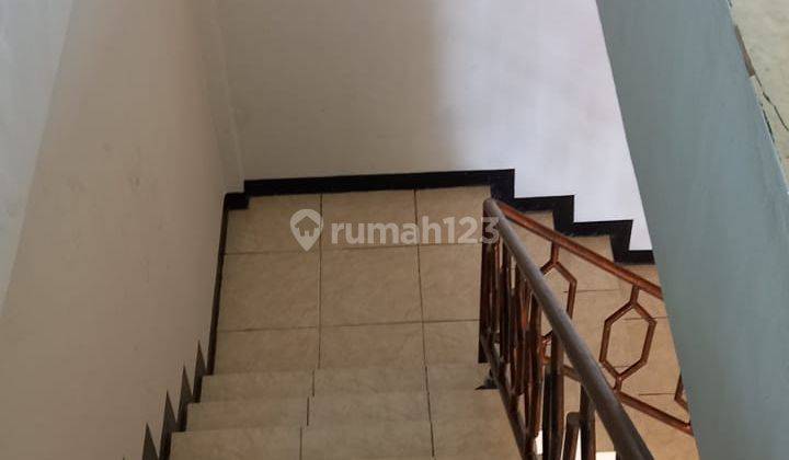 Disewakan ruko 3 lantai di Jl Cinere raya  9