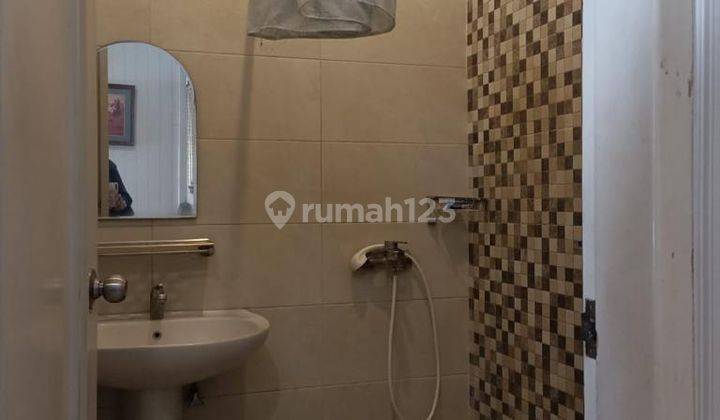 Disewakan rumah luas 2 lantai di Kompleks buncit indah  11