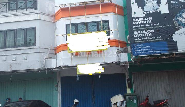 Disewakan ruko 3 lantai di Jl Cirendeu Raya  1