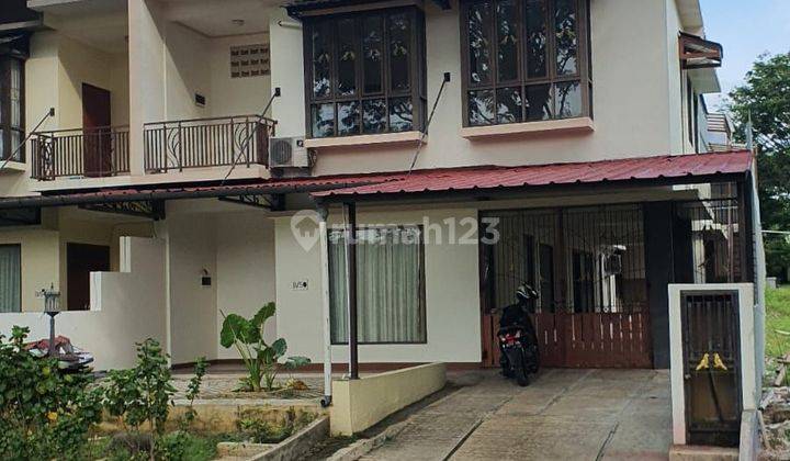 Di sewakn rumah cantik 2 lantai di jagakarsa 1