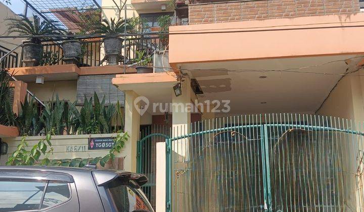 Dijual rumah 2 lantai di di Jl mertilang bintaro sektor 9 1