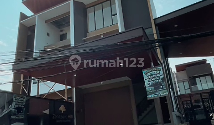 Di Sewakan Rumah Baru 3 Lantai Di Cirende 1