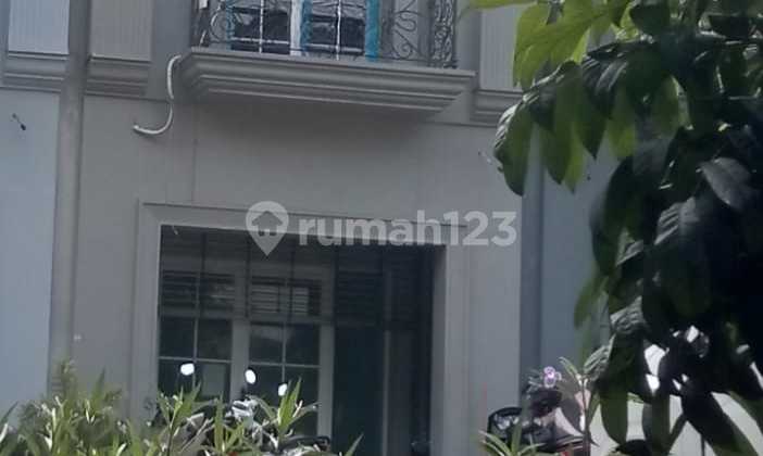 For Rent 2-Story Shop House in Commercial Area For Rent 2-Story Shop House in Commercial Area
