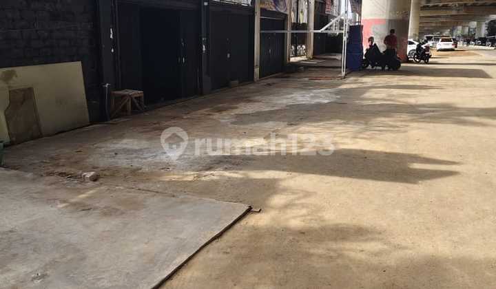 For Rent: Wide Shop House in Pondok Labu 2