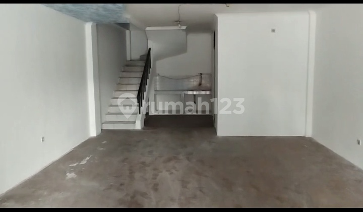For Rent Shop House in Super Strategic Area Pamulang 2