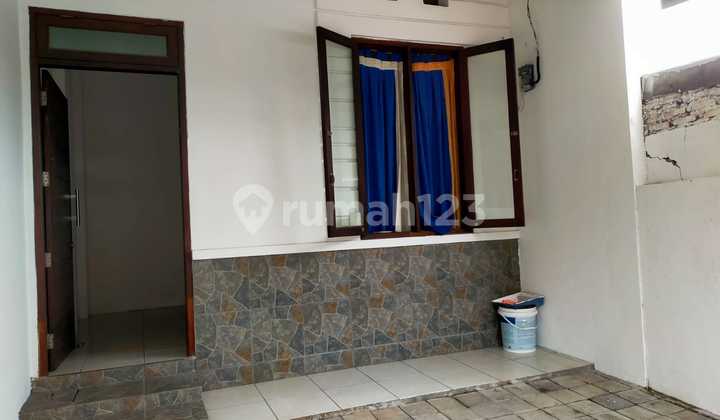 Rumah Minimalis, 2 lantai, lokasi strategis di BSD 2