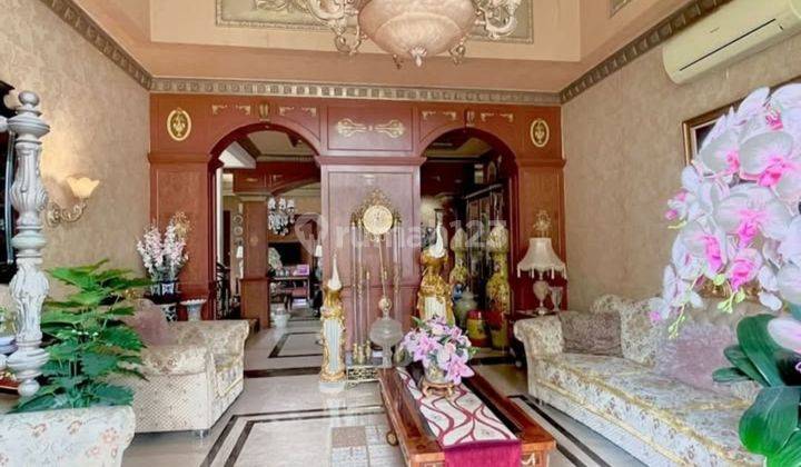 Dijual Rumah Mewah Lokasi Strategis di Komplek Lebak Bulus 2