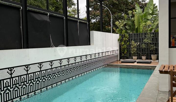 Cluster Favorit Bintaro, Rumah Siap Huni dengan Kolam Renang Pribadi di Discovery Bintaro Sektor 9