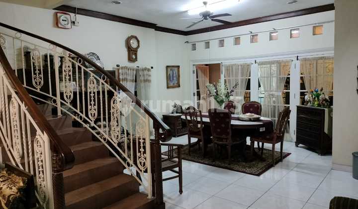 Rumah Siap Huni dengan Halaman Belakang di Perumahan Asri Bintaro Sektor 3