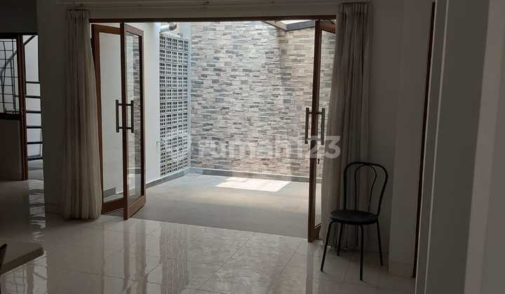 Ready-to-Occupy House in Premium Emerald Bintaro Sector 9 Cluster