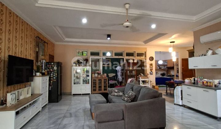 Luxurious House in the Serene Bintaro Sector 3 Housing, Close to Toll Access and Station!