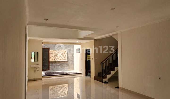 Harga Paling Murah! Rumah Luas Siap Huni di Villa Bintaro