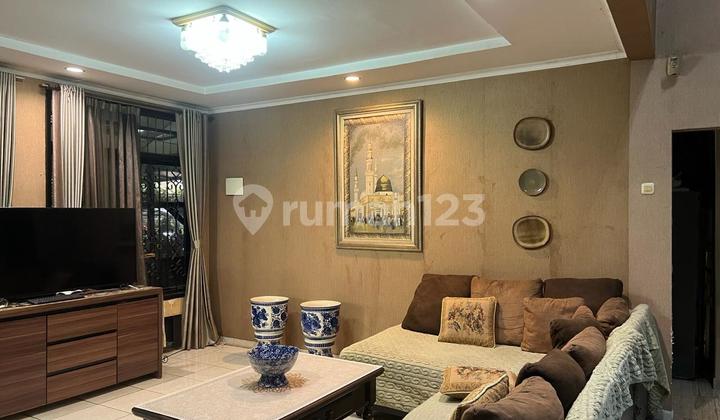 Hook House Ready to Occupy in Bintaro Sector 5