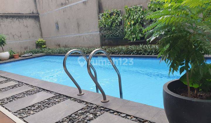 Dijual Rumah 3 Lantai Terdapat Kolam Renang di Pondok Indah 1