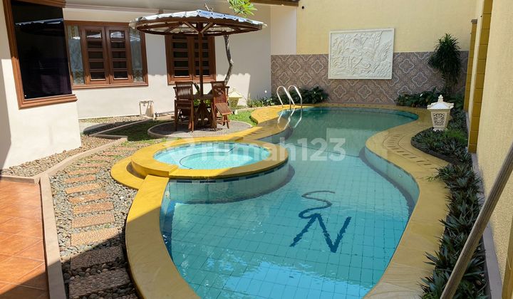 Rumah Mewah Siap Huni dengan Kolam Renang Pribadi di Bintaro Sektor 7 1