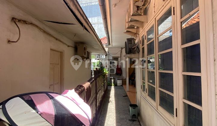 Rumah di Menteng Jakarta Pusat dengan LT 299 m2 LB 170 m2 SHM 2