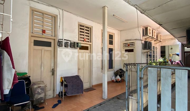 Rumah di Menteng Jakarta Pusat dengan LT 299 m2 LB 170 m2 SHM 1