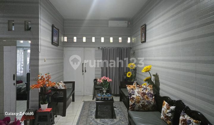 Rumah Luas Harga Murah di Bintaro Sektor 3, Dekat Akses Toll dan Stasiun! Rumah Luas Harga Murah di Bintaro Sektor 3, Dekat Akses Toll dan Stasiun!
