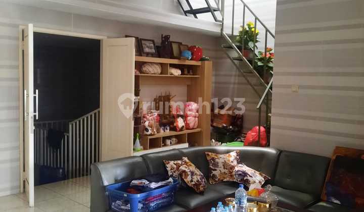 Rumah Luas Harga Murah di Bintaro Sektor 3, Dekat Akses Toll dan Stasiun! Rumah Luas Harga Murah di Bintaro Sektor 3, Dekat Akses Toll dan Stasiun!