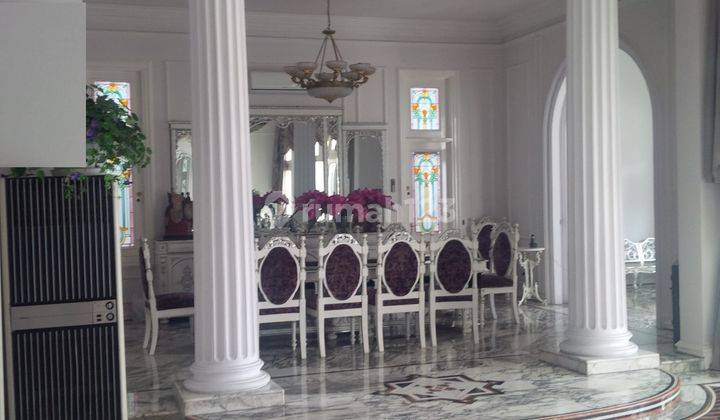 Rumah Mewah 2 Lantai di Dharmahusada Indah