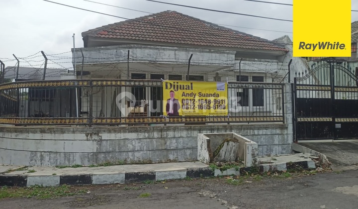 Rumah Hook di Dharmahusada Indah Barat,surabaya