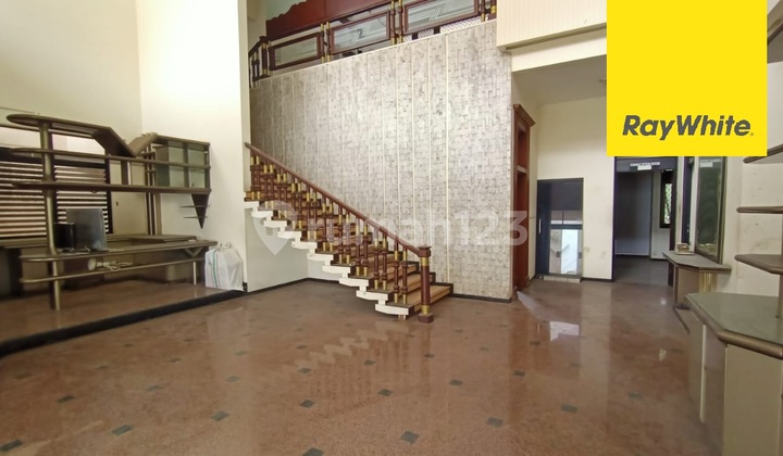 Rumah 2 Lantai di Jalan Argopuro,surabaya Pusat