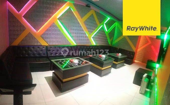 Rumah Usaha Hook di Jalan Kartini,surabaya
