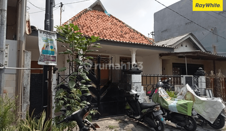 Dijual Rumah SHM di Jl Kembang Kuning Surabaya 1