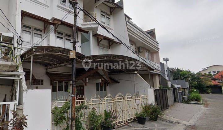 Dijual Rumah 2 Lantai SHM di Jalan Lesti Darmo Surabaya 1