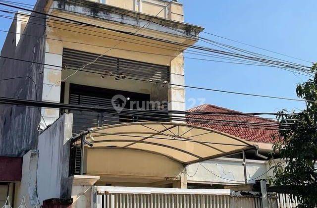 Dijual Rumah di Jalan Dukuh Kupang Surabaya Barat 1