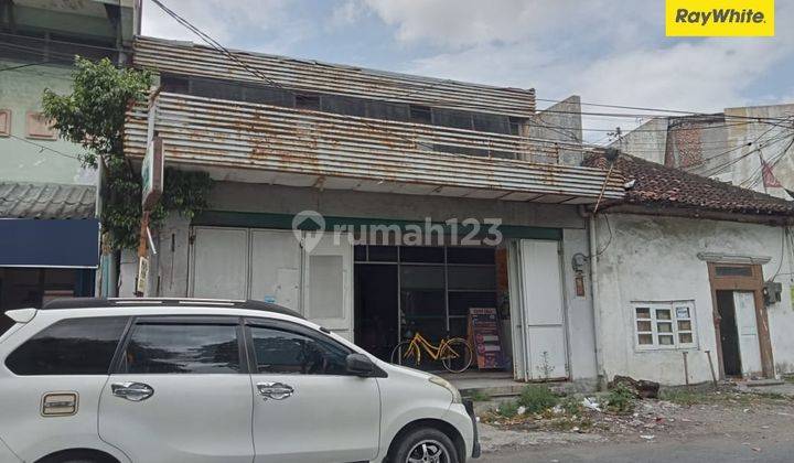 Dijual Rumah 2 Lantai SHM Pusat Kota di Jl Peneleh Surabaya 1