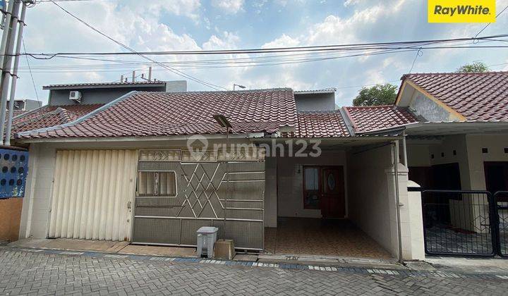 Dijual Rumah 2 Lantai SHM di Kebraon Indah Permai Surabaya 1