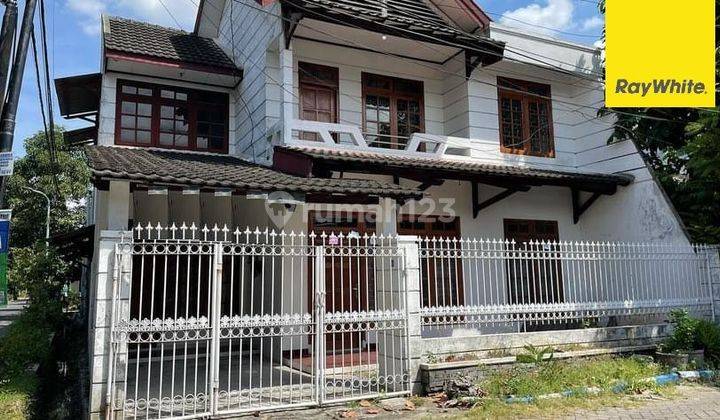 Dijual Rumah 2 Lantai SHM di Kebraon Barat Surabaya 1